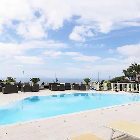 Con Piscina Con 8 Matrimoniali Ad Anacapri, By La Canostra Capri וילה