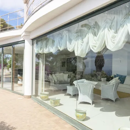 וילה Con Piscina Con 8 Matrimoniali Ad Anacapri, By La Canostra Capri