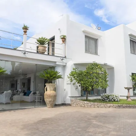 Con Piscina Con 8 Matrimoniali Ad Anacapri, By La Canostra Capri Villa Anacapri (Isola di Capri)