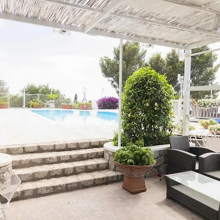Con Piscina Con 8 Matrimoniali Ad Anacapri, By La Canostra Capri Villa