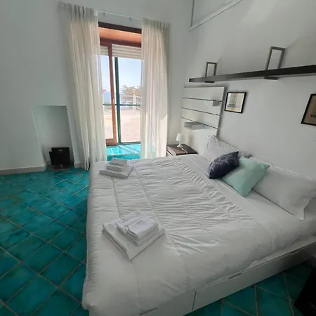 Villa Con Piscina Con 8 Matrimoniali Ad Anacapri, By La Canostra Capri *