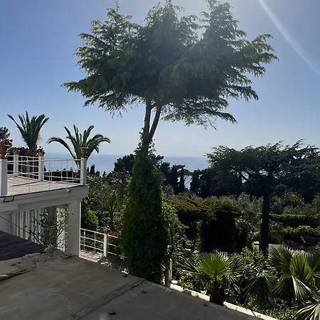 Villa Con Piscina Con 8 Matrimoniali Ad Anacapri, By La Canostra Capri