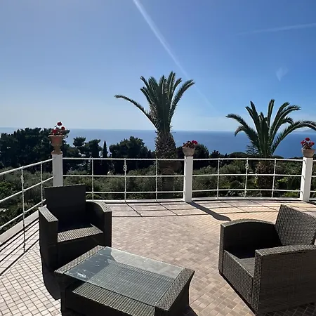 Con Piscina Con 8 Matrimoniali Ad Anacapri, By La Canostra Capri Anacapri (Isola di Capri)