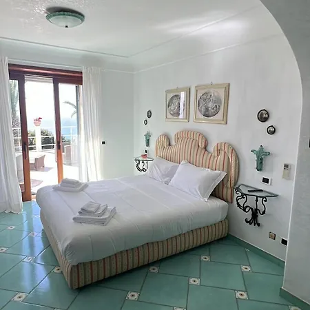 Con Piscina Con 8 Matrimoniali Ad Anacapri, By La Canostra Capri * Anacapri (Isola di Capri)