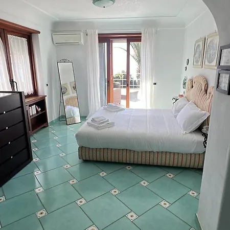Villa Con Piscina Con 8 Matrimoniali Ad Anacapri, By La Canostra Capri