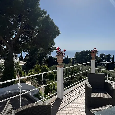Con Piscina Con 8 Matrimoniali Ad Anacapri, By La Canostra Capri * Anacapri (Isola di Capri)