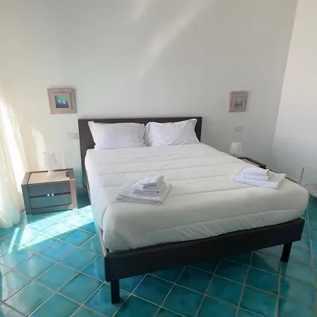 Villa Con Piscina Con 8 Matrimoniali Ad Anacapri, By La Canostra Capri *