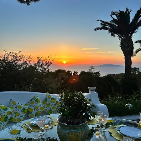 Con Piscina Con 8 Matrimoniali Ad Anacapri, By La Canostra Capri *