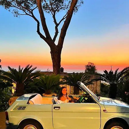Villa Con Piscina Con 8 Matrimoniali Ad Anacapri, By La Canostra Capri