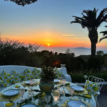 Villa Con Piscina Con 8 Matrimoniali Ad Anacapri, By La Canostra Capri *