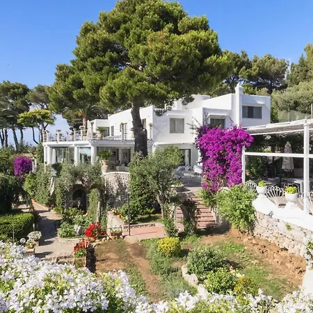 Con Piscina Con 8 Matrimoniali Ad Anacapri, By La Canostra Capri Villa Anacapri